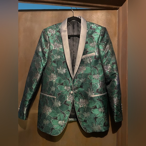 Ferrecci Green Floral Sport Coat - Picture 6 of 9